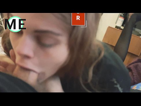 ❤️ Πούτσος στο λαιμό της, σκισμένο καλσόν και σκισμένα τακούνια ❤️❌ Σπιτικό πορνό ❤